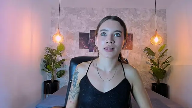 aitana baker  online show from December 2025 07:19:02 PM