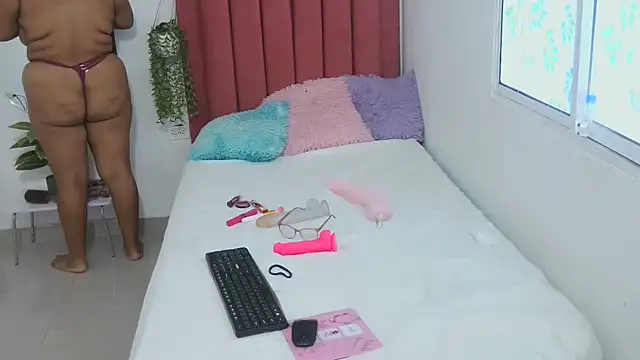 Snapshot of Daniiela_lan chatting on October 2025 08:19:02 PM Daniiela lan online show from October 2025 08:19:02 PM