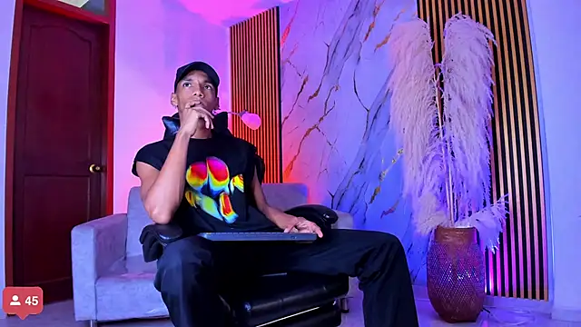 JulienSaint online show from November 2025 11:47:01 AM