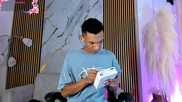 JulienSaint online show from December 2025 12:15:02 PM