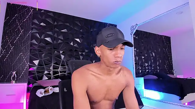 JulienSaint online show from October 2025 12:28:01 PM