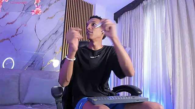 JulienSaint online show from December 2025 11:54:02 AM