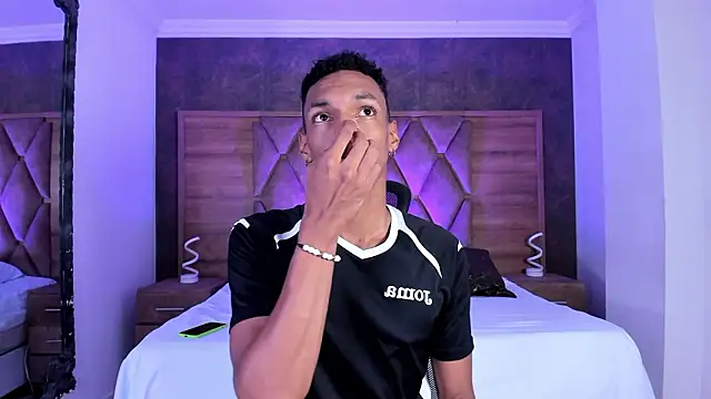 JulienSaint online show from February 2026 12:01:02 PM