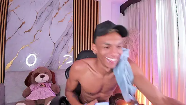 JulienSaint online show from October 2025 01:09:01 PM