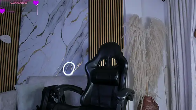 JulienSaint online show from April 2026 12:12:02 PM