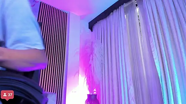 JulienSaint online show from November 2025 11:36:02 AM