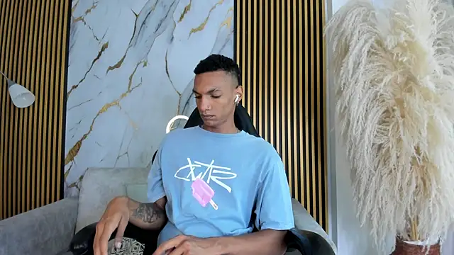 JulienSaint online show from May 2026 01:03:01 PM