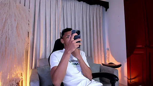 JulienSaint online show from March 2026 11:36:02 AM