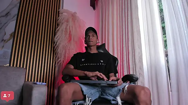 JulienSaint online show from October 2025 12:24:01 PM