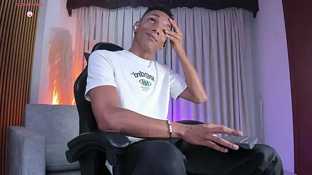 JulienSaint online show from February 2026 11:52:02 AM