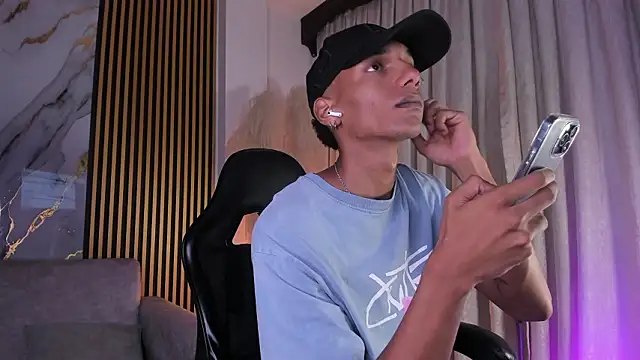 JulienSaint online show from March 2026 11:28:02 AM