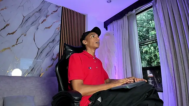 JulienSaint online show from December 2025 12:04:01 PM