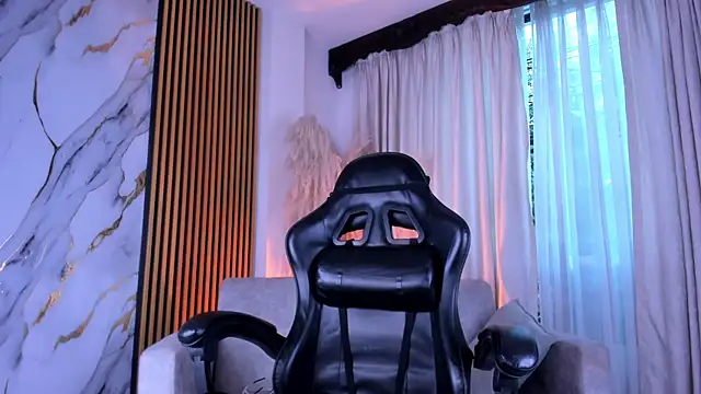 Snapshot of JulienSaint chatting on June 2026 11:27:01 AM JulienSaint online show from June 2026 11:27:01 AM