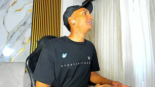 JulienSaint online show from November 2025 12:27:01 PM