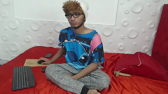 felipecams123 online show from November 2025 02:26:02 AM