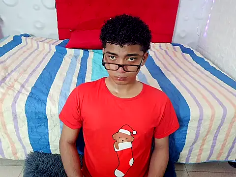 felipecams123 online show from February 2026 11:04:02 PM