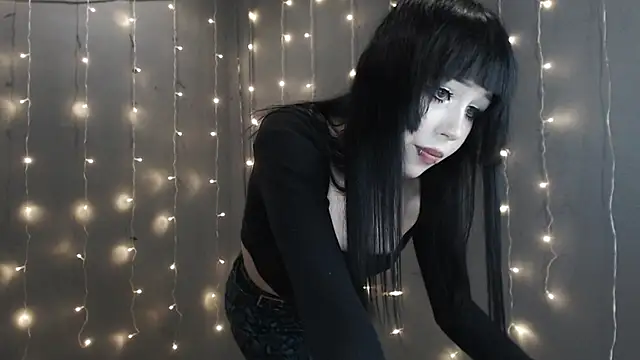  LUCY LAVE online show from April 2026 02:07:01 PM