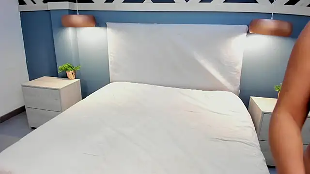 EmilyZahar online show from December 2025 12:55:01 PM