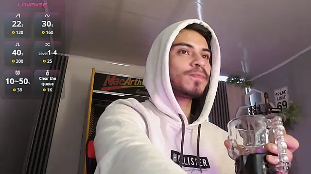 Snapshot of Bastian_MCcormick chatting on December 2025 12:19:02 PM Bastian MCcormick online show from December 2025 12:19:02 PM