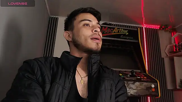 Bastian MCcormick online show from November 2025 12:53:01 PM