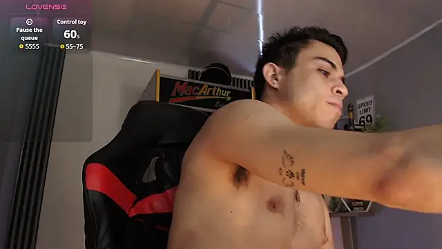 Bastian MCcormick online show from November 2025 01:38:01 PM