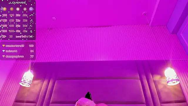 SamanthaaReed online show from October 2025 04:15:01 AM