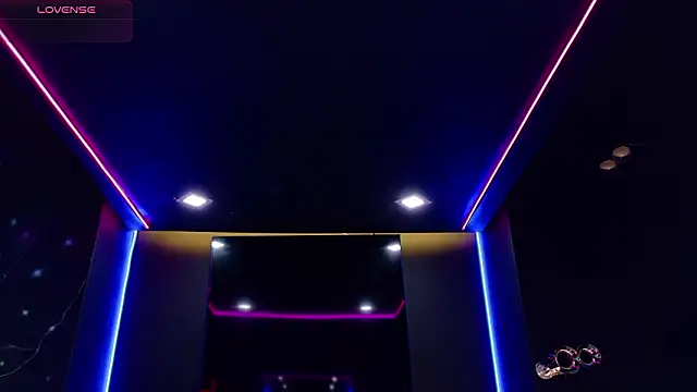 Snapshot of SamanthaaReed chatting on February 2026 04:32:01 AM SamanthaaReed online show from February 2026 04:32:01 AM