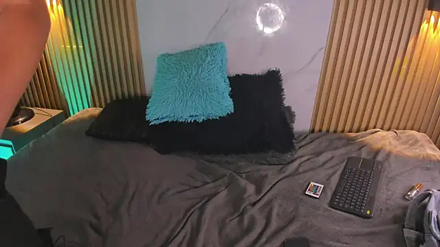 Snapshot of IM_DAREN chatting on January 2026 03:24:02 AM IM DAREN online show from January 2026 03:24:02 AM