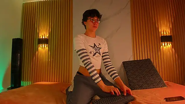 IM DAREN online show from November 2025 03:18:02 AM