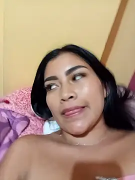 Snapshot of LunaaRosse chatting on January 2026 03:48:02 PM LunaaRosse online show from January 2026 03:48:02 PM