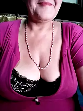 Snapshot of Troiavaca chatting on February 2026 05:37:01 PM Troiavaca online show from February 2026 05:37:01 PM