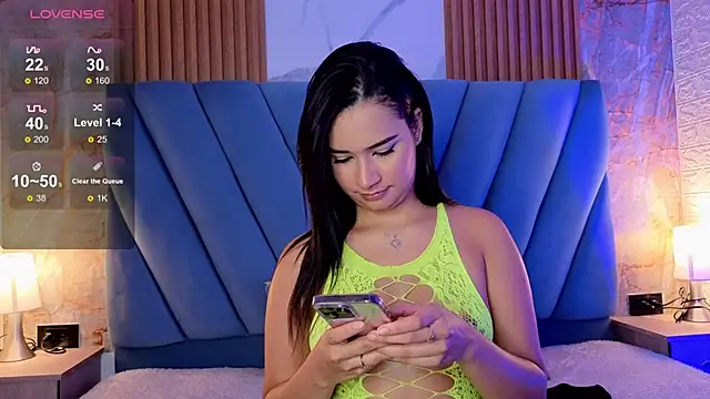 nathalia koch  online show from September 2025 07:54:02 PM