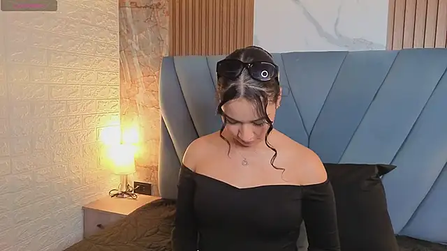 nathalia koch  online show from April 2026 08:59:01 PM