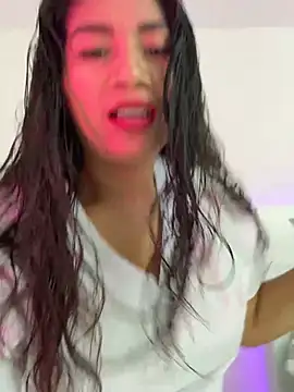 Snapshot of Ariana2017 chatting on February 2026 10:28:02 PM Ariana2017 online show from February 2026 10:28:02 PM