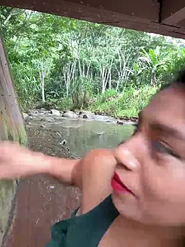 Snapshot of Ariana2017 chatting on February 2026 04:07:01 PM Ariana2017 online show from February 2026 04:07:01 PM