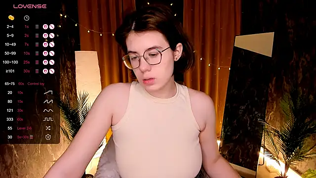 BellaCaress online show from December 2025 02:18:02 AM