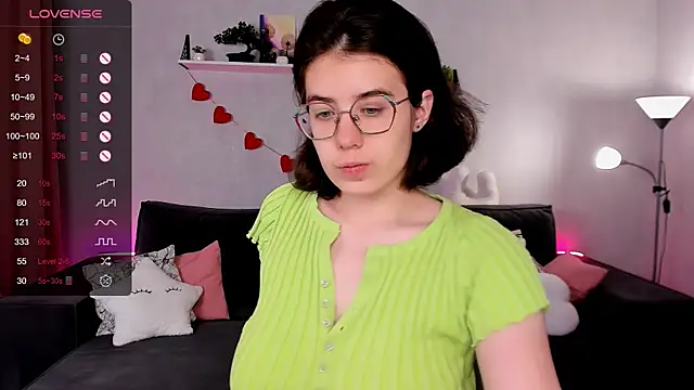 BellaCaress online show from September 2025 02:22:02 AM