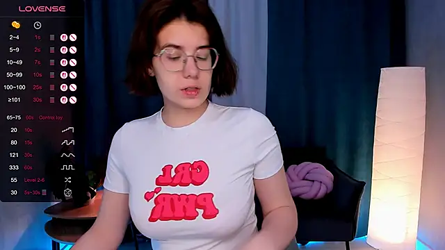 BellaCaress online show from November 2025 09:19:02 AM