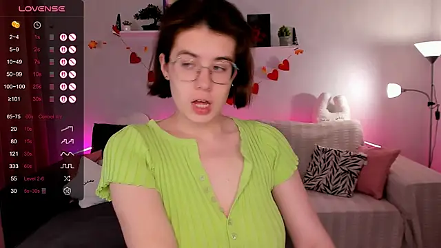 BellaCaress online show from November 2025 08:46:02 AM