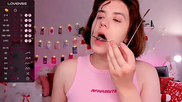 BellaCaress online show from December 2025 02:28:02 AM