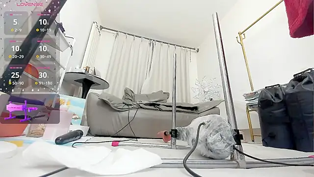 fox-yiyi online show from December 2025 12:09:02 PM