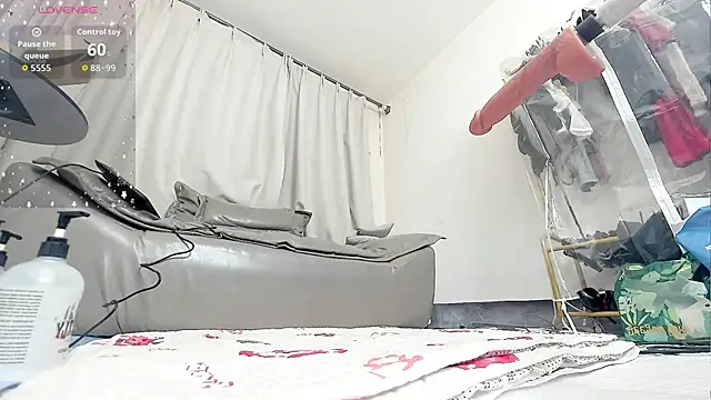 fox-yiyi online show from February 2026 11:55:02 AM