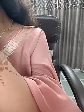 Snapshot of SEEMA_127 chatting on September 2025 04:00:02 AM SEEMA 127 online show from September 2025 04:00:02 AM