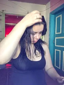 Snapshot of CutieMarine chatting on November 2025 09:02:02 AM CutieMarine online show from November 2025 09:02:02 AM