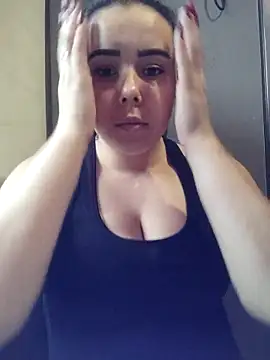 Snapshot of CutieMarine chatting on November 2025 10:52:02 AM CutieMarine online show from November 2025 10:52:02 AM