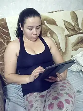Snapshot of CutieMarine chatting on October 2025 08:26:01 AM CutieMarine online show from October 2025 08:26:01 AM