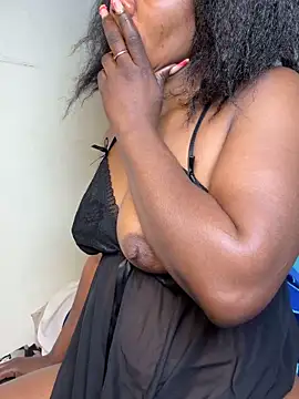 Snapshot of Kikie23 chatting on June 2026 03:39:01 AM Kikie23 online show from June 2026 03:39:01 AM