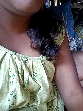 Snapshot of Hotty-rosni chatting on November 2025 03:18:02 AM Hotty-rosni online show from November 2025 03:18:02 AM