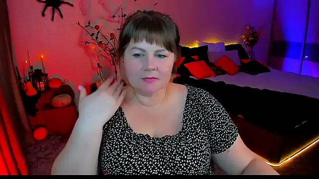 Snapshot of CrystaalStaar chatting on October 2025 08:19:01 PM CrystaalStaar online show from October 2025 08:19:01 PM