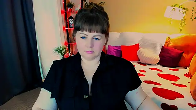 CrystaalStaar online show from April 2026 11:16:01 AM